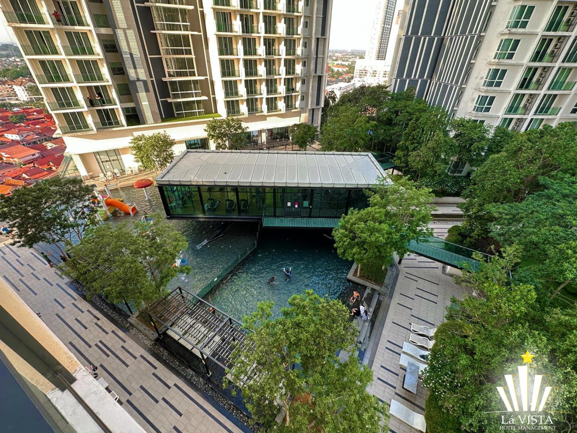 The Shore Hotel & Residences By La Vista Malacca Exterior photo