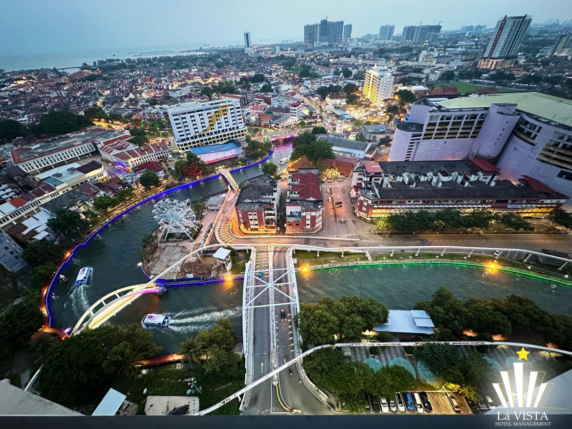 The Shore Hotel & Residences By La Vista Malacca Exterior photo